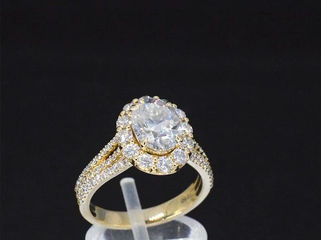 Gouden halsketting met diamanten 'chai' - afbeelding 4 van  6