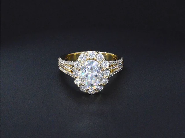 Gouden halsketting met diamanten 'chai' - afbeelding 6 van  6