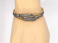 Gouden hand gemaakte armband met roos geslepen diamanten en emaille - afbeelding 2 van  4