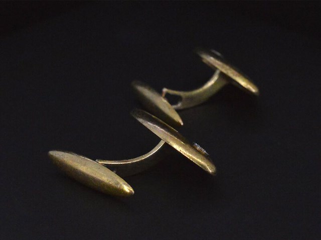 Gouden handgemaakte manchetknopen met diamanten - afbeelding 2 van  6