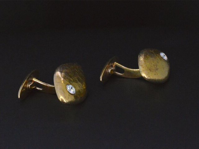Gouden handgemaakte manchetknopen met diamanten - afbeelding 4 van  5