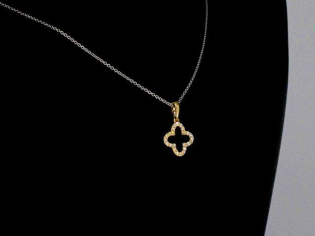 Gouden hanger in klaver vier vorm met diamanten, excl. ketting - afbeelding 9 van  10