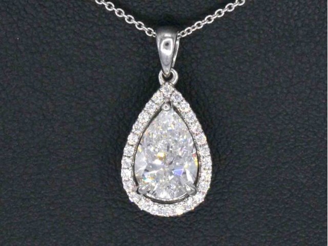 Gouden hanger in peer vorm met diamant 2.01 carat, excl. ketting - afbeelding 1 van  10