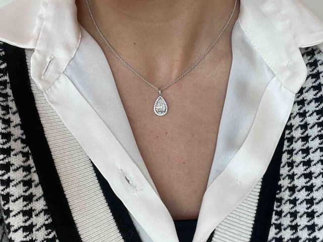 Gouden hanger in peer vorm met diamant 2.01 carat, excl. ketting - afbeelding 3 van  10