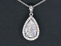 Gouden hanger in peer vorm met diamant 2.01 carat, excl. ketting
