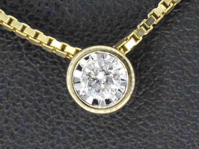 Gouden hanger met briljant geslepen diamant - afbeelding 1 van  6