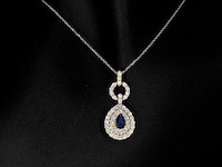 Gouden hanger met diamanten en een saffier in druppelvorm - afbeelding 2 van  8