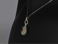 Gouden hanger met diamanten en een saffier in druppelvorm - afbeelding 8 van  8