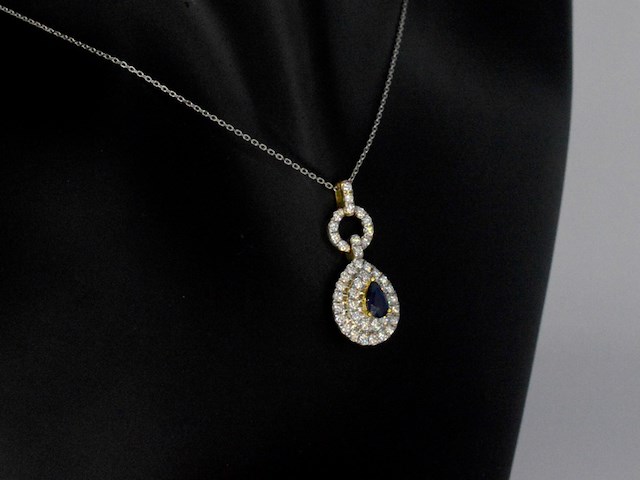 Gouden hanger met diamanten en een saffier in druppelvorm - afbeelding 4 van  9