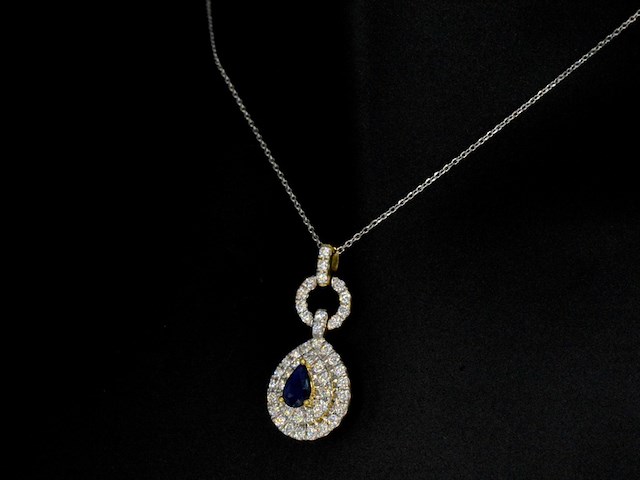 Gouden hanger met diamanten en een saffier in druppelvorm - afbeelding 5 van  9