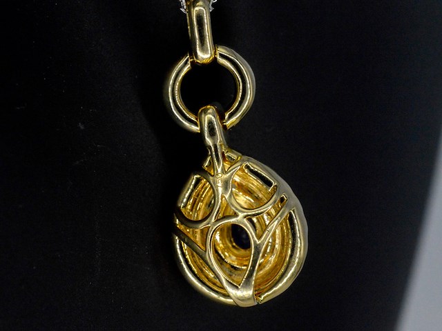 Gouden hanger met diamanten en een saffier in druppelvorm - afbeelding 6 van  9