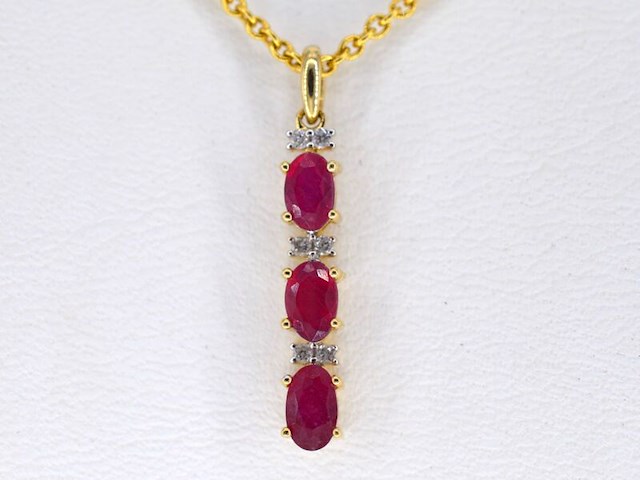 Gouden hanger met diamanten en robijn, excl. ketting - afbeelding 1 van  7