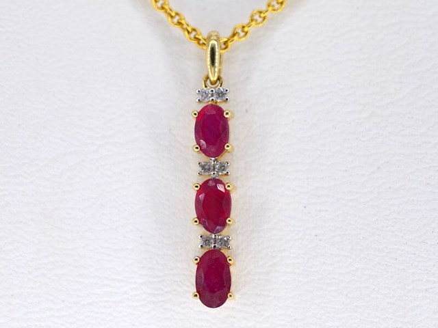 Gouden hanger met diamanten en robijn, excl. ketting - afbeelding 1 van  7