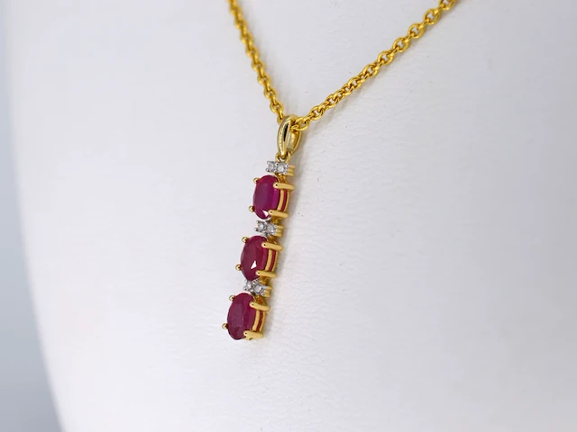Gouden hanger met diamanten en robijn - afbeelding 3 van  5