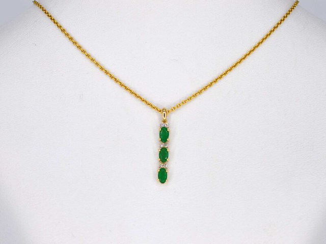 Gouden hanger met diamanten en smaragd, excl. ketting - afbeelding 2 van  7