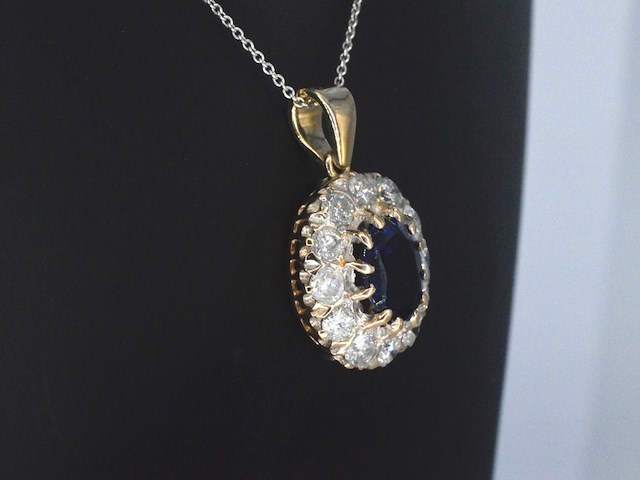 Gouden hanger met een blauwe edelsteen en natuurlijke witte diamanten, excl. ketting - afbeelding 5 van  10
