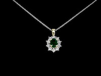 Gouden hanger met een groene ovale smaragd en natuurlijke diamanten - afbeelding 6 van  10