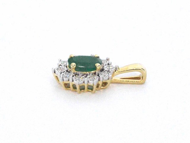Gouden hanger met een groene ovale smaragd en natuurlijke diamanten - afbeelding 7 van  10