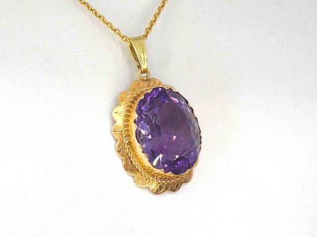 Gouden hanger met een natuurlijke amethist, excl. ketting - afbeelding 4 van  9