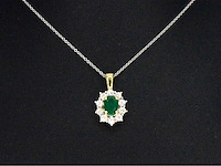 Gouden hanger met groene ovale smaragd en natuurlijke diamanten - afbeelding 1 van  9