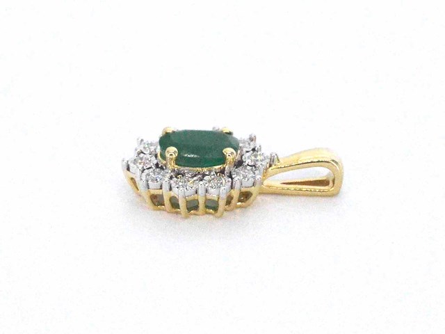 Gouden hanger met groene ovale smaragd en natuurlijke diamanten - afbeelding 7 van  9