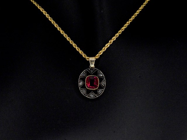 Gouden hanger met natuurlijke diamanten en een originele robijn, excl. ketting - afbeelding 1 van  9