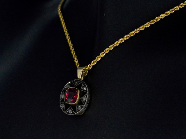 Gouden hanger met natuurlijke diamanten en een originele robijn, excl. ketting - afbeelding 3 van  9