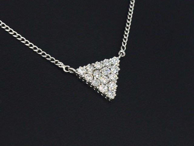 Gouden ketting met diamanten in triangel vorm - afbeelding 1 van  7