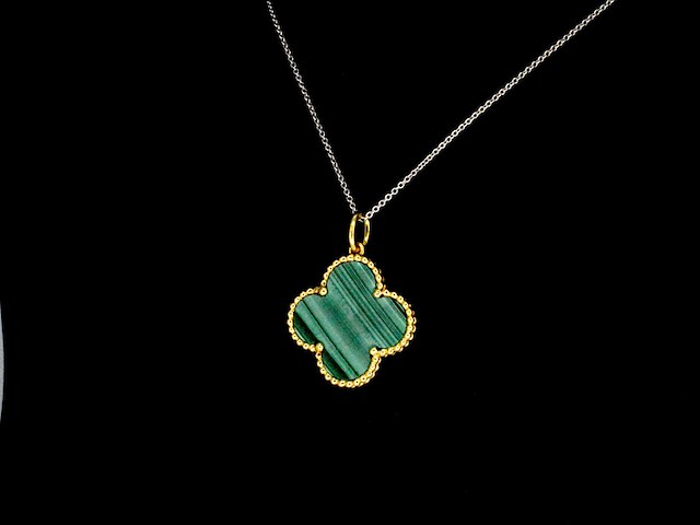 Gouden klaver vier hanger met groene malachiet, excl. ketting - afbeelding 1 van  7