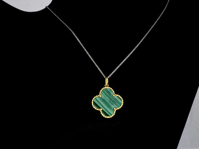 Gouden klaver vier hanger met groene malachiet, excl. ketting - afbeelding 2 van  7