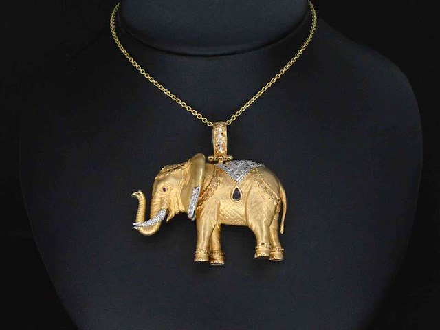 Gouden olifant zeer groot uitgevoerd, excl. ketting - afbeelding 1 van  10