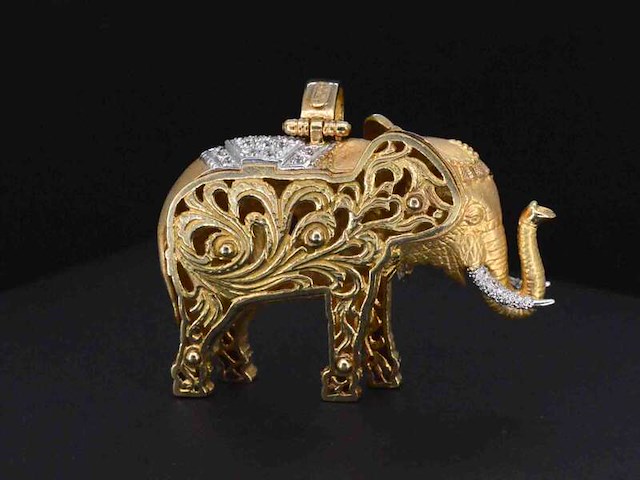 Gouden olifant zeer groot uitgevoerd, excl. ketting - afbeelding 7 van  10
