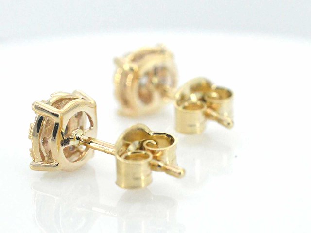 Gouden oorbellen briljant geslepen diamanten - afbeelding 8 van  9