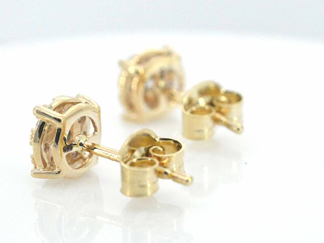 Gouden oorbellen met briljant geslepen diamanten - afbeelding 7 van  9