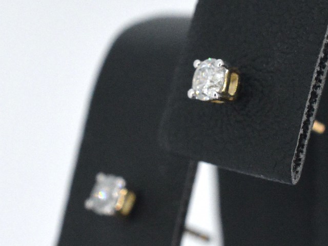 Gouden oorbellen met diamant - afbeelding 3 van  9