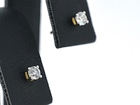 Gouden oorbellen met diamant - afbeelding 4 van  9