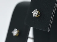 Gouden oorbellen met diamant - afbeelding 2 van  8