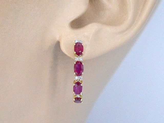 Gouden oorbellen met diamanten en robijn - afbeelding 2 van  9
