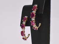 Gouden oorbellen met diamanten en robijn - afbeelding 4 van  9