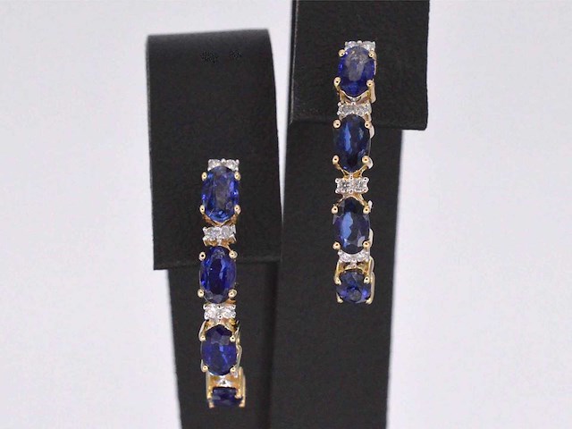 Gouden oorbellen met diamanten en saffier - afbeelding 1 van  8