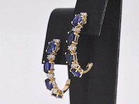 Gouden oorbellen met diamanten en saffier - afbeelding 5 van  8