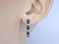 Gouden oorbellen met diamanten en saffier - afbeelding 2 van  9