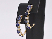 Gouden oorbellen met diamanten en saffier - afbeelding 4 van  9