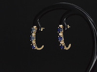 Gouden oorbellen met diamanten en saffier - afbeelding 4 van  10