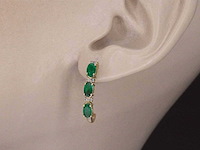 Gouden oorbellen met diamanten en smaragd - afbeelding 2 van  8