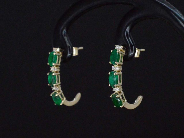 Gouden oorbellen met diamanten en smaragd - afbeelding 4 van  8