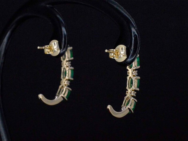 Gouden oorbellen met diamanten en smaragd - afbeelding 4 van  9