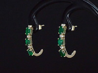 Gouden oorbellen met diamanten en smaragd - afbeelding 3 van  9