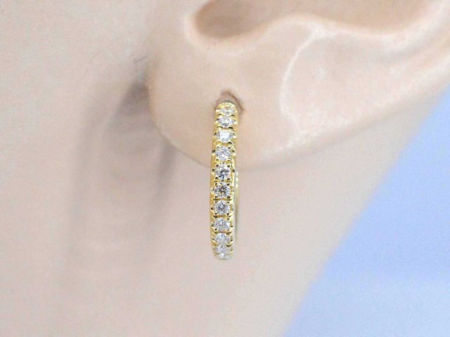 Gouden oorbellen met diamanten - afbeelding 2 van  8