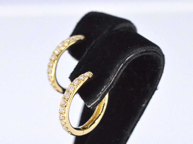 Gouden oorbellen met diamanten - afbeelding 4 van  8